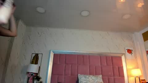 robin D online show from February 11, 12:17 pm