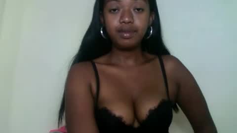 rochellinah online show from April 10, 10:43 am