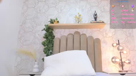   online show from November 6, 12:55 pm