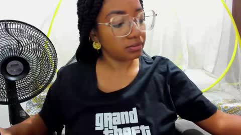 Is A Belle online show from November 3, 9:30 pm