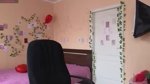 ronda_roni online show from April 15, 6:58 am