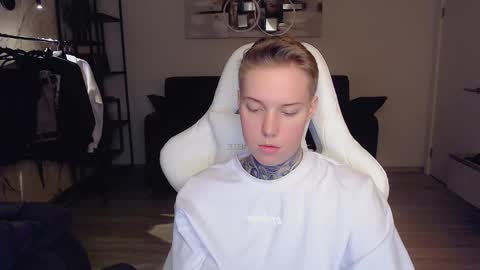 Roni online show from February 8, 7:16 pm