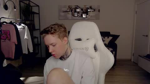 Roni online show from March 7, 8:22 pm