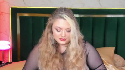 Chloe online show from May 28, 6:06 pm