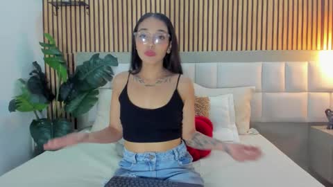 roseaurora online show from February 9, 12:40 pm