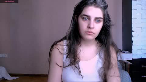 Snapshot of roselina_ chatting on October 21, 8:18 am Rose online show from October 21, 8:18 am