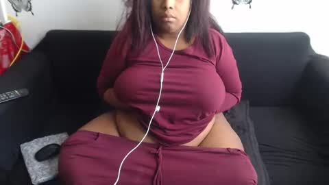 LAURA online show from November 19, 9:26 pm