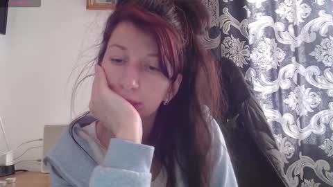 RosieHayes online show from November 15, 9:10 am