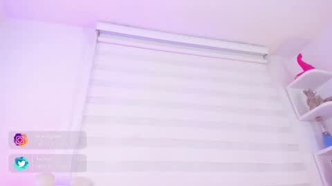 Snapshot of rosse_amyy chatting on February 11, 11:20 am online show from February 11, 11:20 am