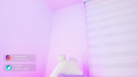 Snapshot of rosse_amyy chatting on February 13, 11:17 am online show from February 13, 11:17 am