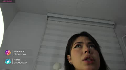 Snapshot of rosse_amyy chatting on January 24, 11:15 am online show from January 24, 11:15 am
