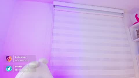 Snapshot of rosse_amyy chatting on February 4, 11:16 am online show from February 4, 11:16 am