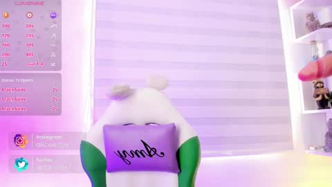 Snapshot of rosse_amyy chatting on February 23, 7:23 pm online show from February 23, 7:23 pm