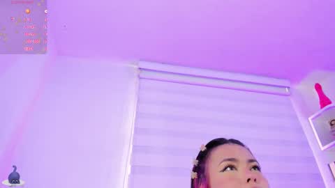 Snapshot of rosse_amyy chatting on September 8, 7:13 pm online show from September 8, 7:13 pm