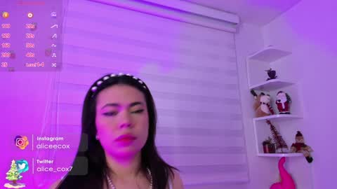 Snapshot of rosse_amyy chatting on December 24, 11:06 am online show from December 24, 11:06 am