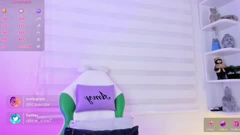 Snapshot of rosse_amyy chatting on January 9, 11:14 am online show from January 9, 11:14 am