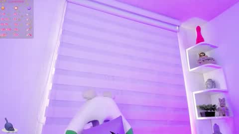 Snapshot of rosse_amyy chatting on September 14, 7:12 pm online show from September 14, 7:12 pm