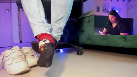 rosyejones online show from November 28, 4:04 am