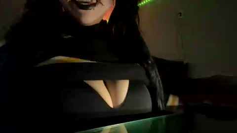 Mochi online show from November 13, 3:44 pm