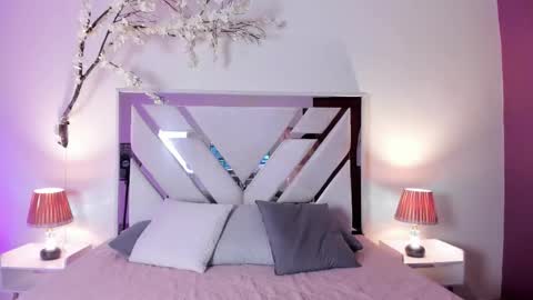 rouse_taylor__ online show from December 17, 12:42 pm