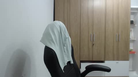 Roxana online show from February 17, 2:33 am