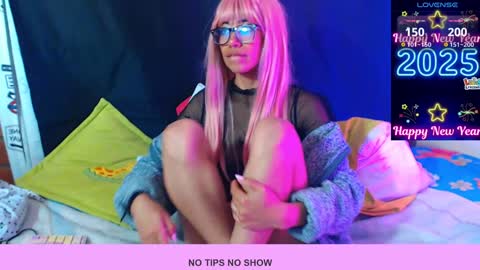 Snapshot of roxanbunny chatting on January 4, 4:55 am roxxy online show from January 4, 4:55 am
