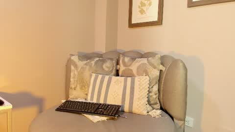  Roxanna  online show from July 6, 11:59 am
