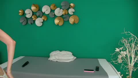 Roxanne online show from April 2, 4:10 am