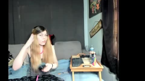 roxihazeleyes online show from March 30, 6:51 pm