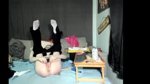 roxihazeleyes online show from April 15, 3:51 am