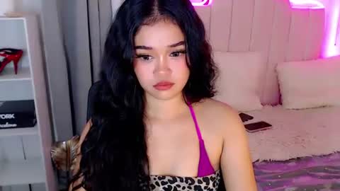 roxxy_blossom online show from October 3, 6:18 am