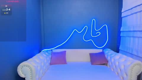 Roxy online show from April 7, 1:40 am