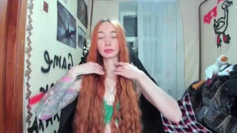 Snapshot of roxy_silver chatting on February 14, 7:12 pm Roxy online show from February 14, 7:12 pm
