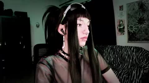 Roxy Independient model Help me to reach 50 thumbs up online show from March 25, 1:33 am