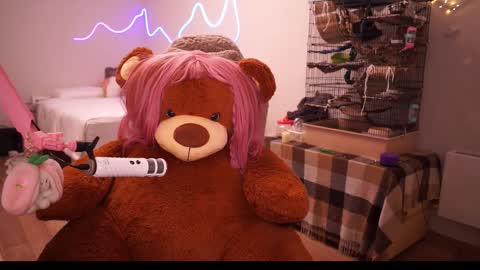 roxysuh online show from September 24, 8:57 am