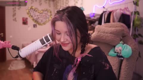 roxysuh online show from December 14, 7:03 am