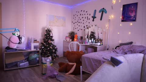 roxysuh online show from February 5, 6:35 am