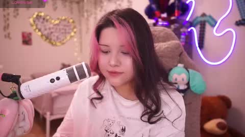 roxysuh online show from November 9, 8:10 am