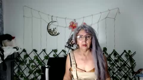 Snapshot of ruth_blue21 chatting on February 11, 2:46 am ruth_blue21 online show from February 11, 2:46 am