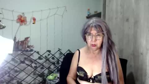 Snapshot of ruth_blue21 chatting on March 4, 2:17 am ruth_blue21 online show from March 4, 2:17 am