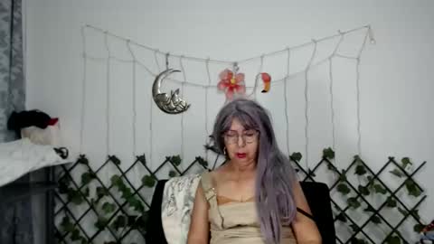 Snapshot of ruth_blue21 chatting on February 12, 2:45 am ruth_blue21 online show from February 12, 2:45 am