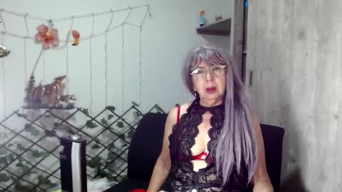 Snapshot of ruth_blue21 chatting on March 3, 2:44 am ruth_blue21 online show from March 3, 2:44 am