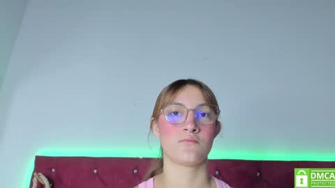 Snapshot of ruth_harvey chatting on December 28, 12:56 pm Ruth online show from December 28, 12:56 pm