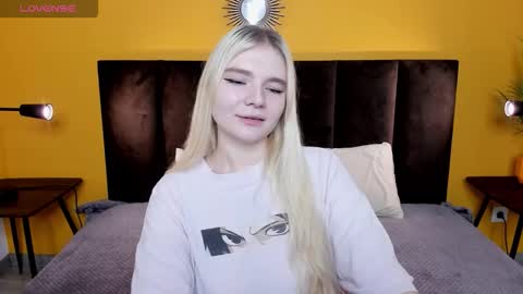 ruthbryant online show from December 5, 12:43 am