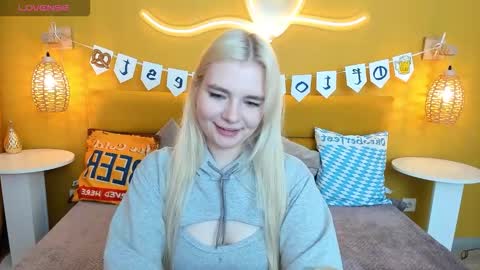 ruthbryant online show from September 28, 2:40 am