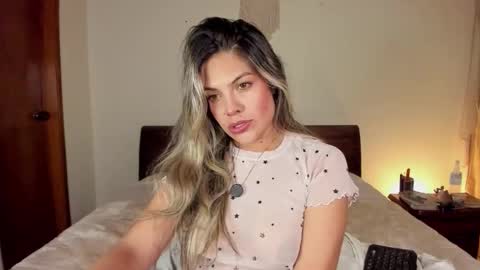 Leslie Beltrn online show from February 15, 4:37 am