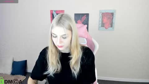 Snapshot of sabrina_moun chatting on October 7, 1:43 am sabrina_moun online show from October 7, 1:43 am