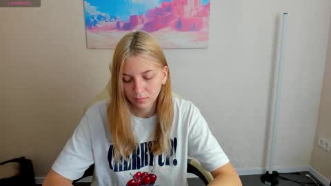 Snapshot of sabrina_moun chatting on September 18, 1:04 am sabrina_moun online show from September 18, 1:04 am