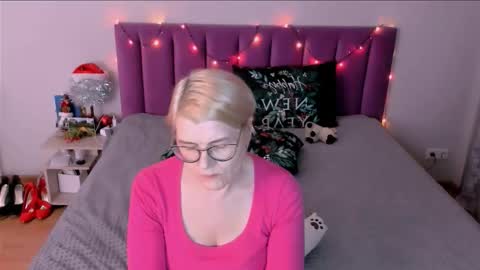 Sabrina MacMarren online show from January 13, 6:23 pm