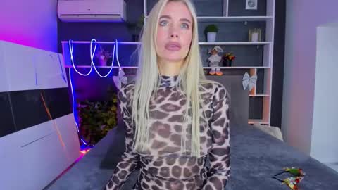 Sabrina online show from December 14, 12:55 pm